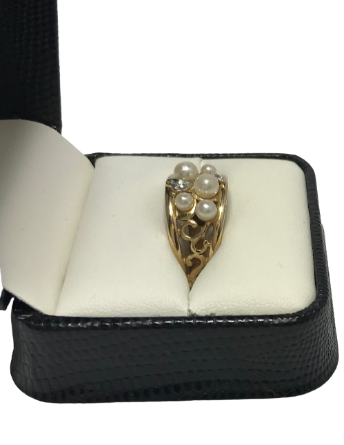 U 137953 14K Yellow Gold Pearl/Clear Stone Ring