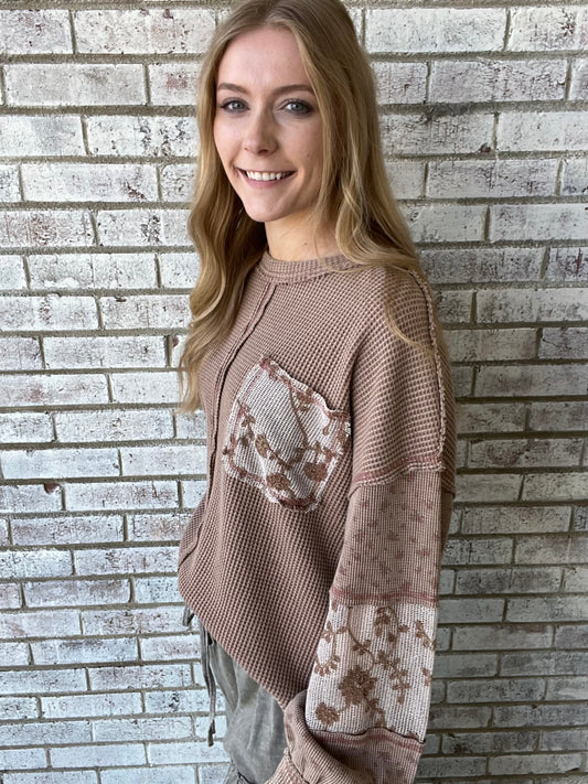 ET18977 Easel Lace Long Sleeve Top Mineral Wash Mocha