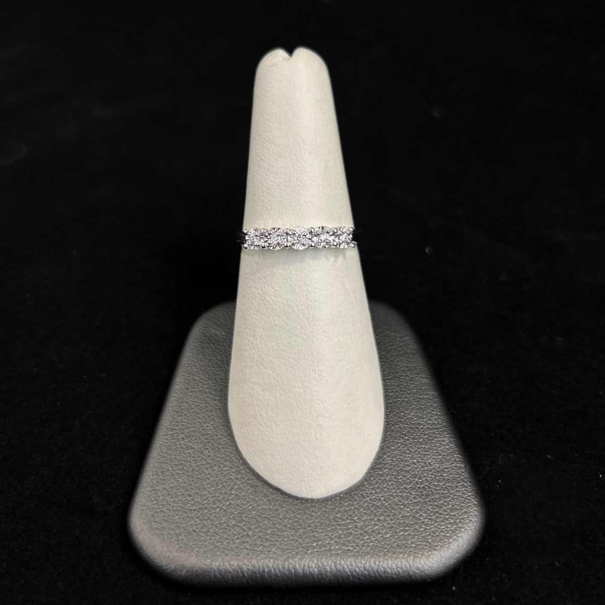 10K White Gold .08CTTW Diamond Band