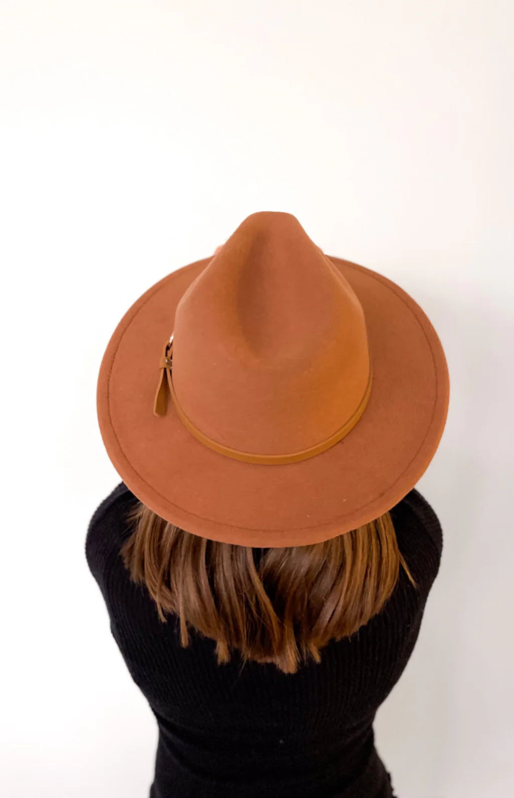 HAT2662-TN Jen & Co Leanna Metal Buckle Fedora Hat