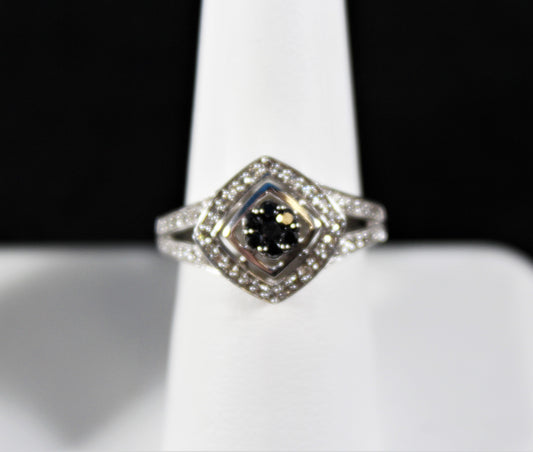 Ladies 10K White Gold Black & White Diamond Ring - 3/8Ct - Size 7