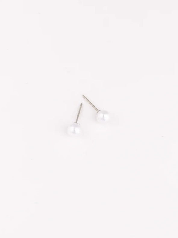 Michelle McDowell Small Hogan Pearl Earrings
