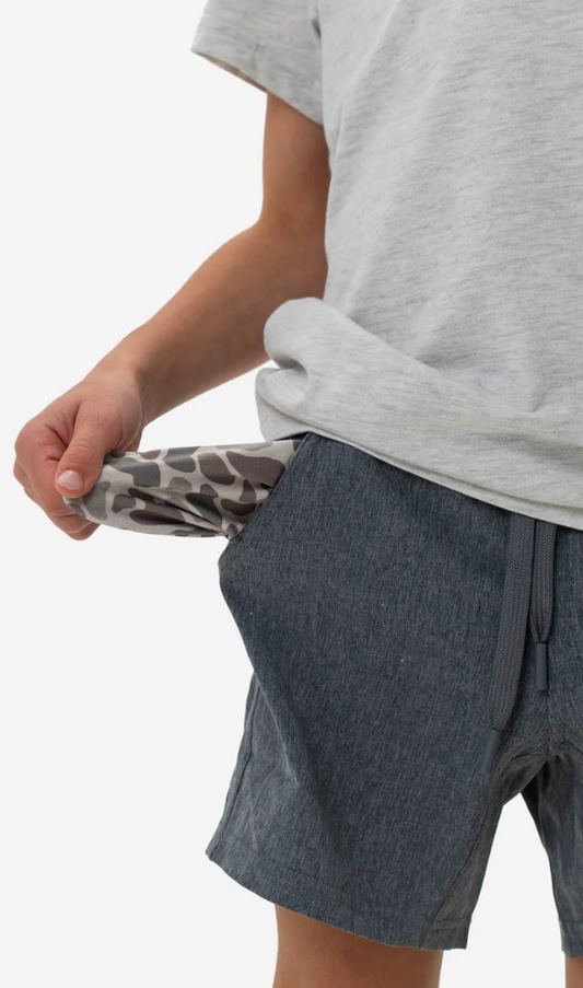 Y-AS-GG Youth Athletic Short Grizzley Grey Classic Deer Camo Liner