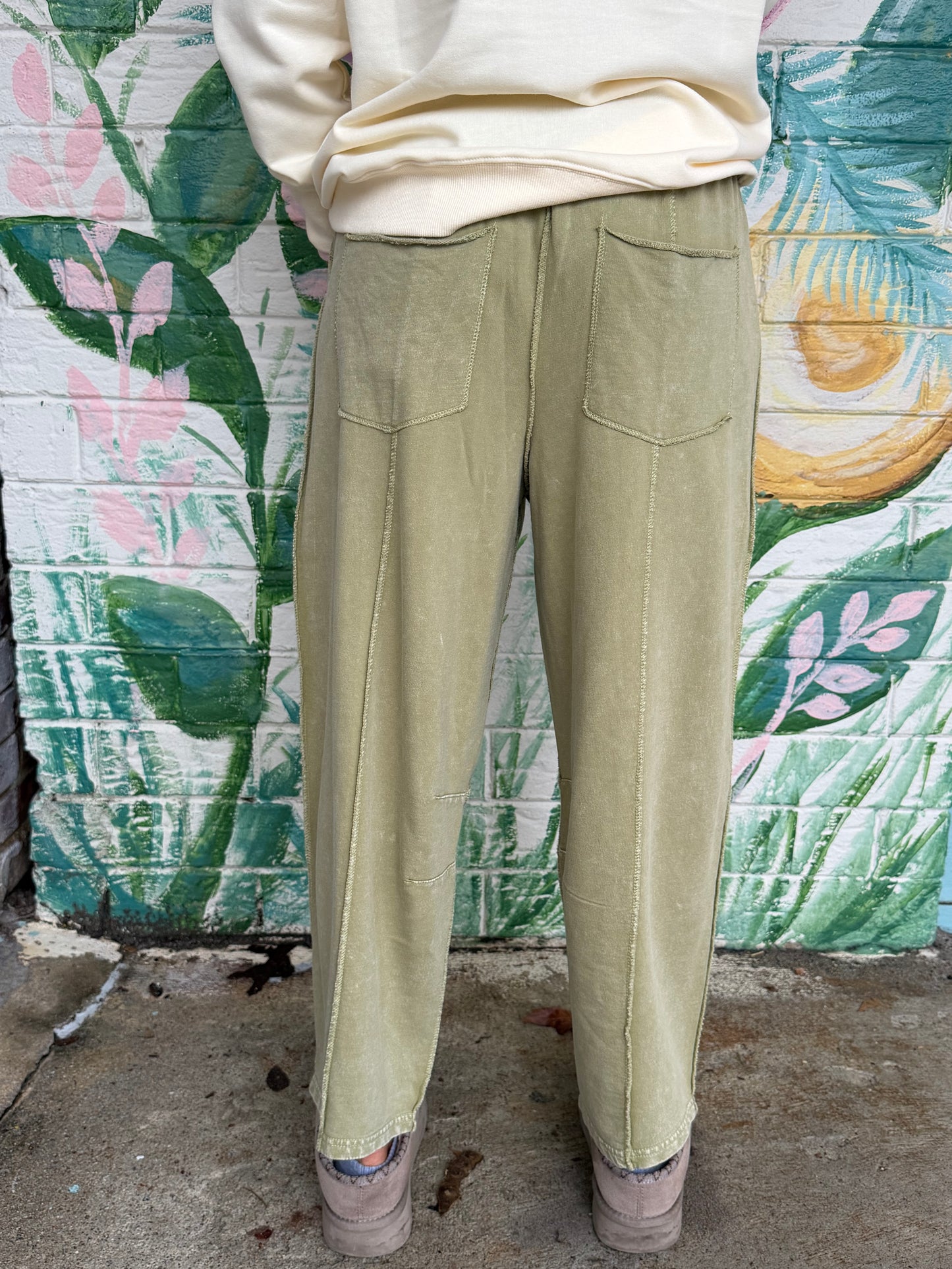 EB56790 Easel Martini Olive Mineral Wash Ginny Pant