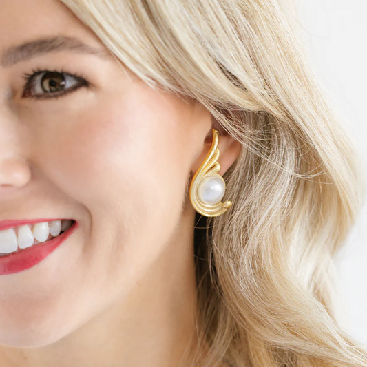 Susan Shaw Gold Villa Artemis Pearl Stud Earrings