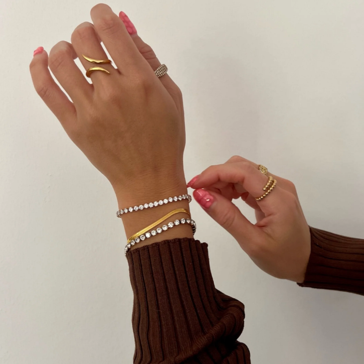 Ellie Vial Gold Nic Herringbone Chain Bracelet