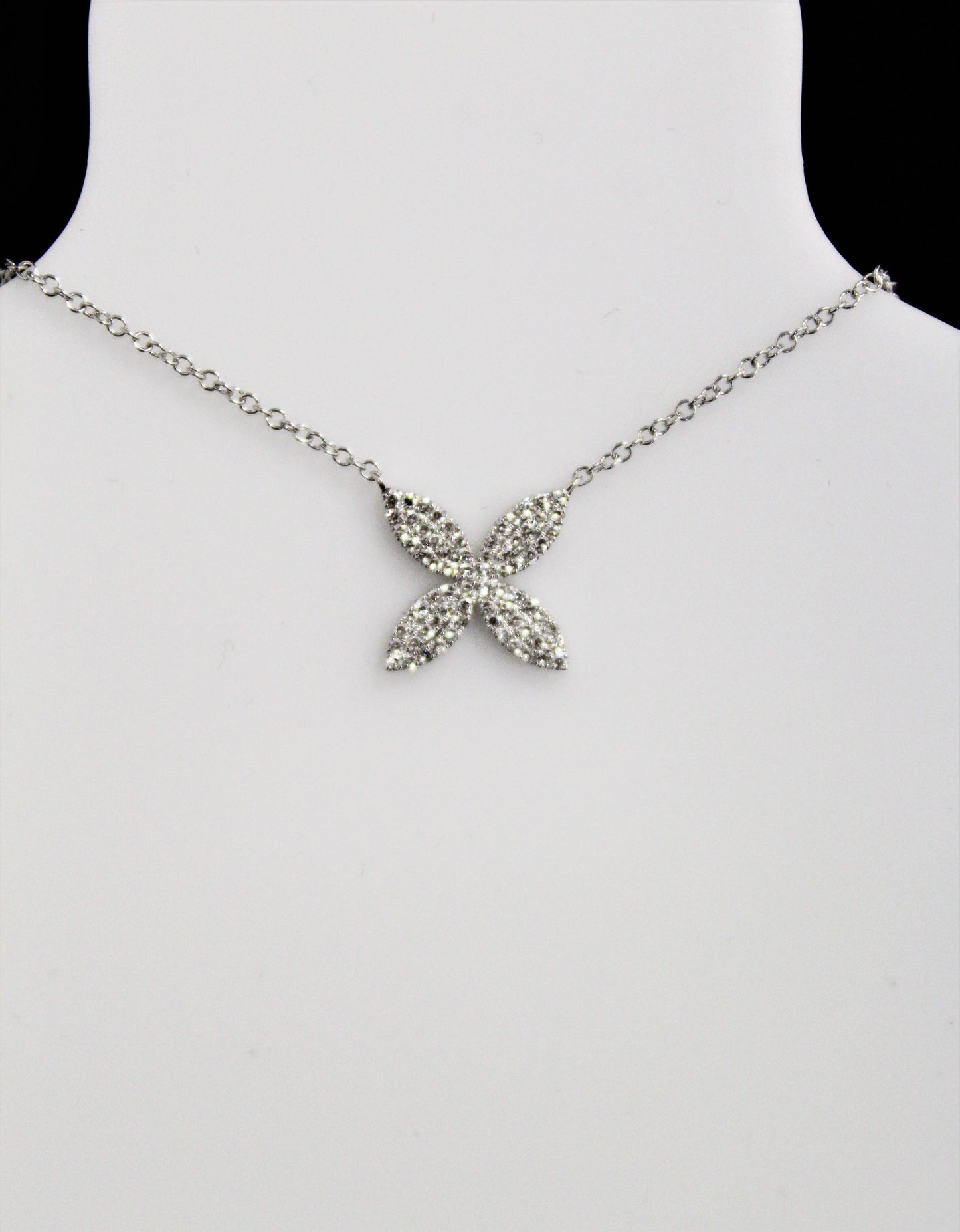 14K White Gold Diamond Flower Necklace - .20CT