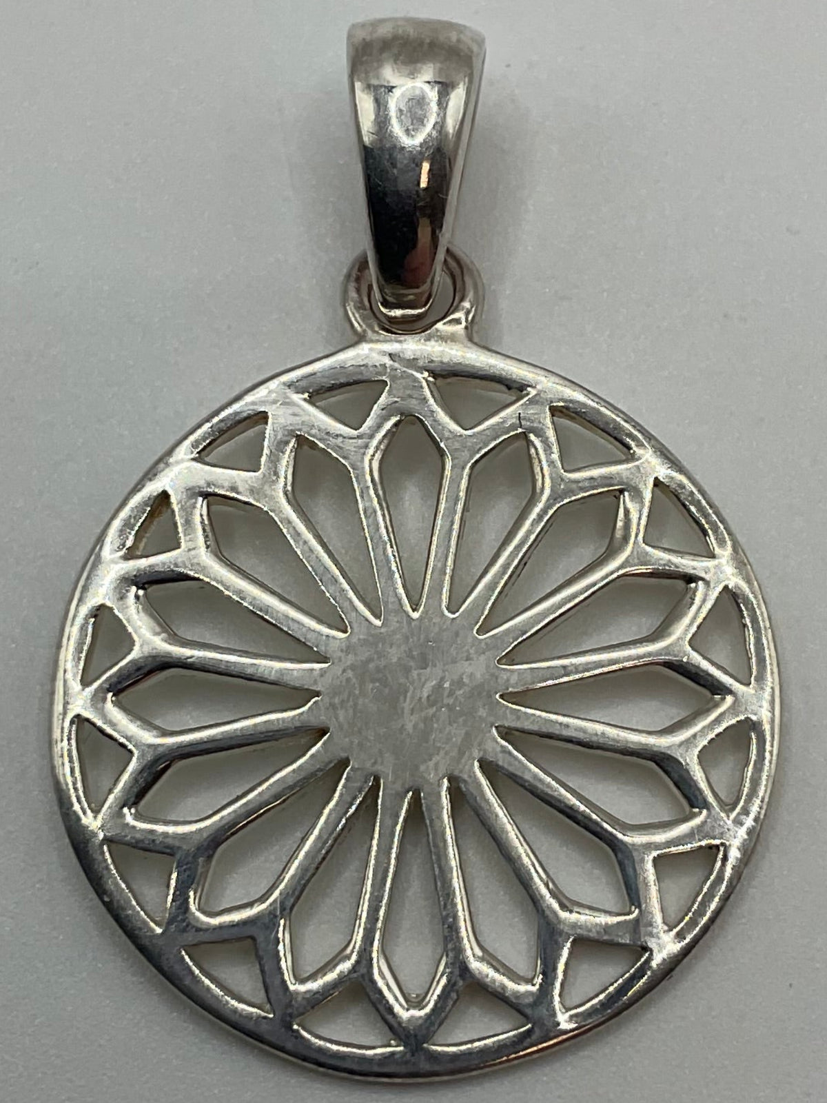 740 DER P161 Southern Gates Sterling Silver Small Pendant 0