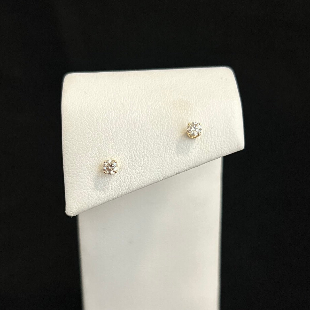 14K Yellow Gold 1/4CTTW Round Diamond Earrings