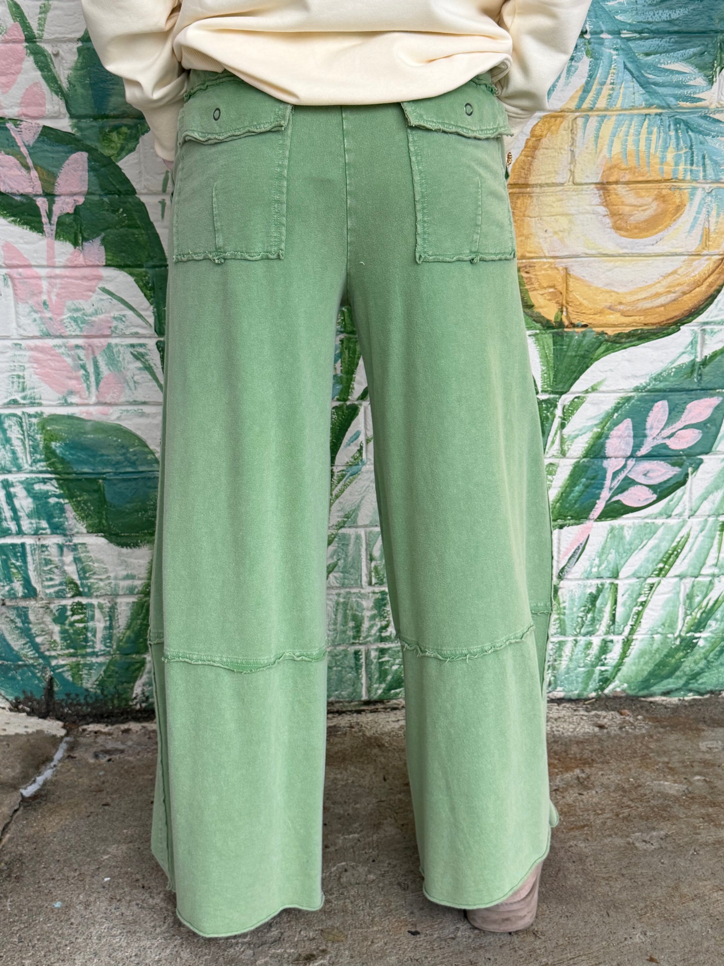 EB50522 Easel Green Powder Soft Breeze Wide Leg Ginny Pants