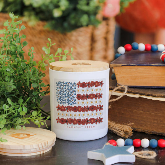 CDL1543 Sincere Surroundings Flower Flag Candle in Strawberries and Cream