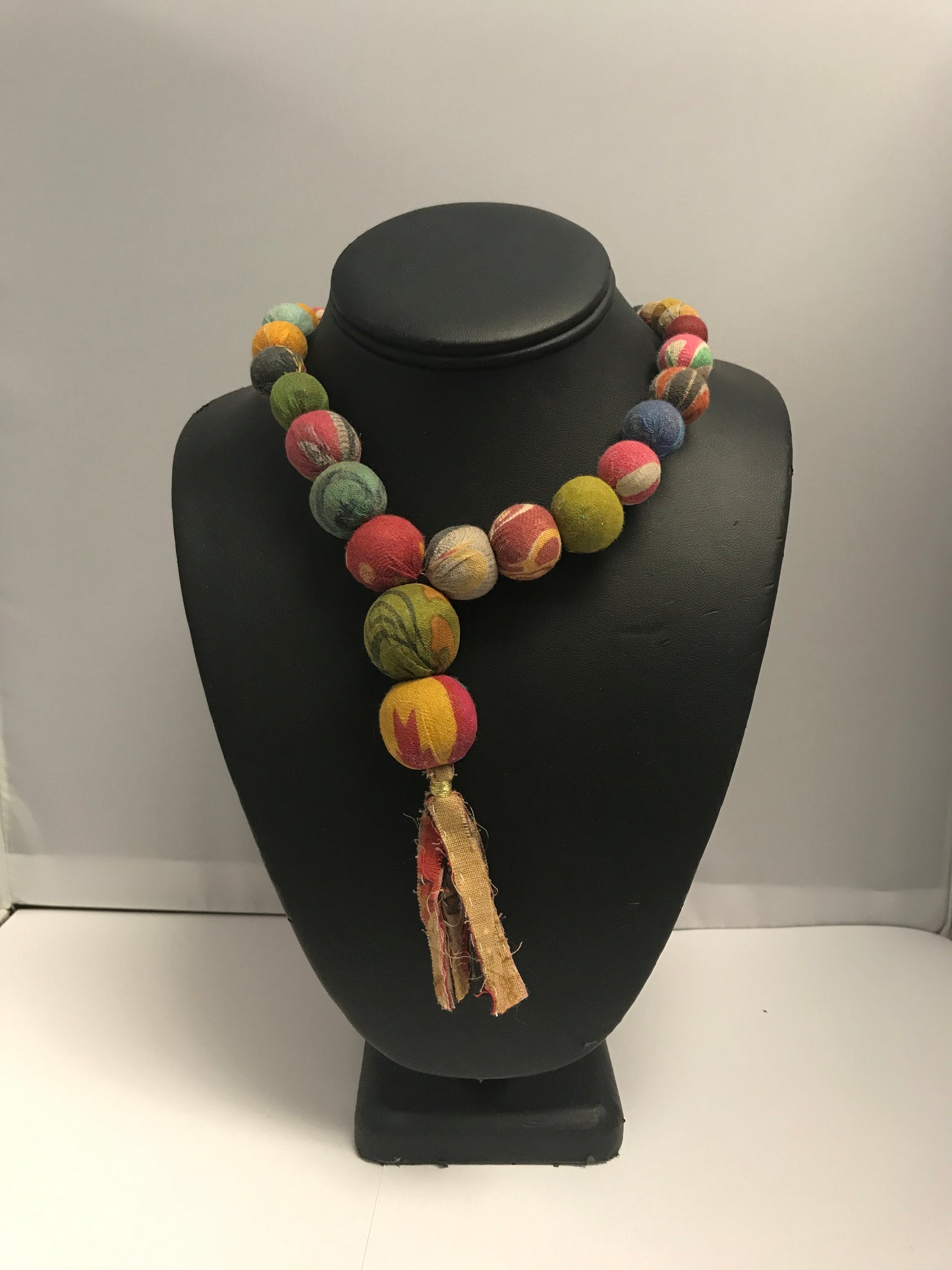 N5061 Aasha Graduated Beads and Tassel