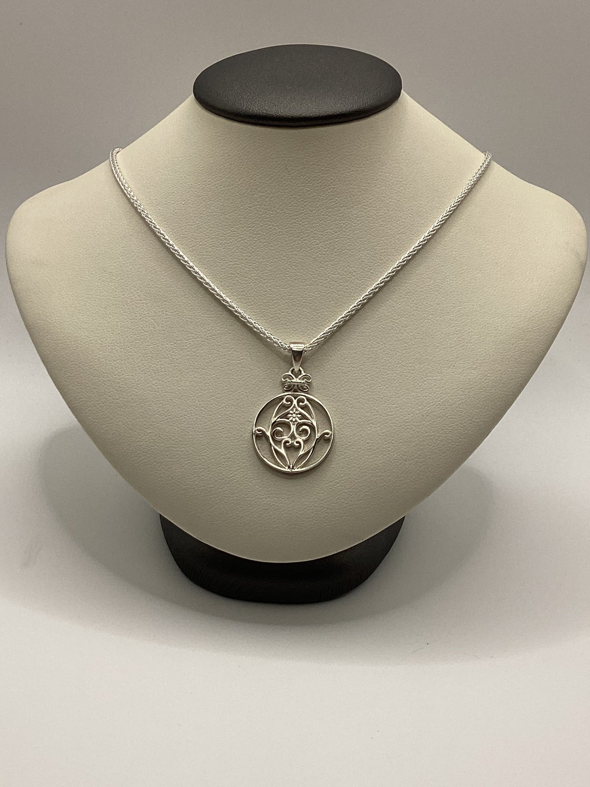 740 DER BP2007 Southern Gates Sterling Silver Biltmore Radiance Necklace 0