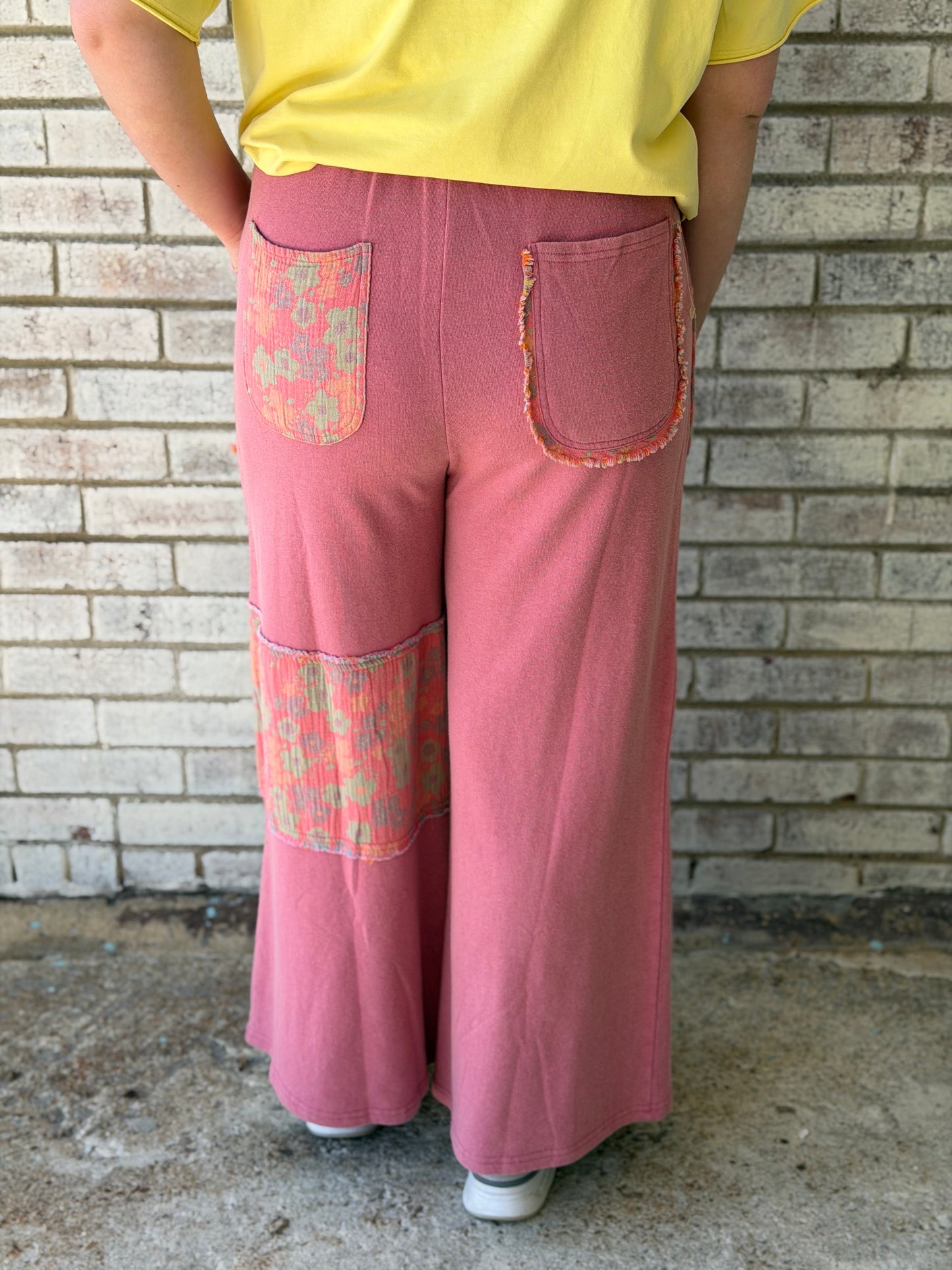 EB90151 Easel Boho Red Flower Print Wide Leg Ginny Pant