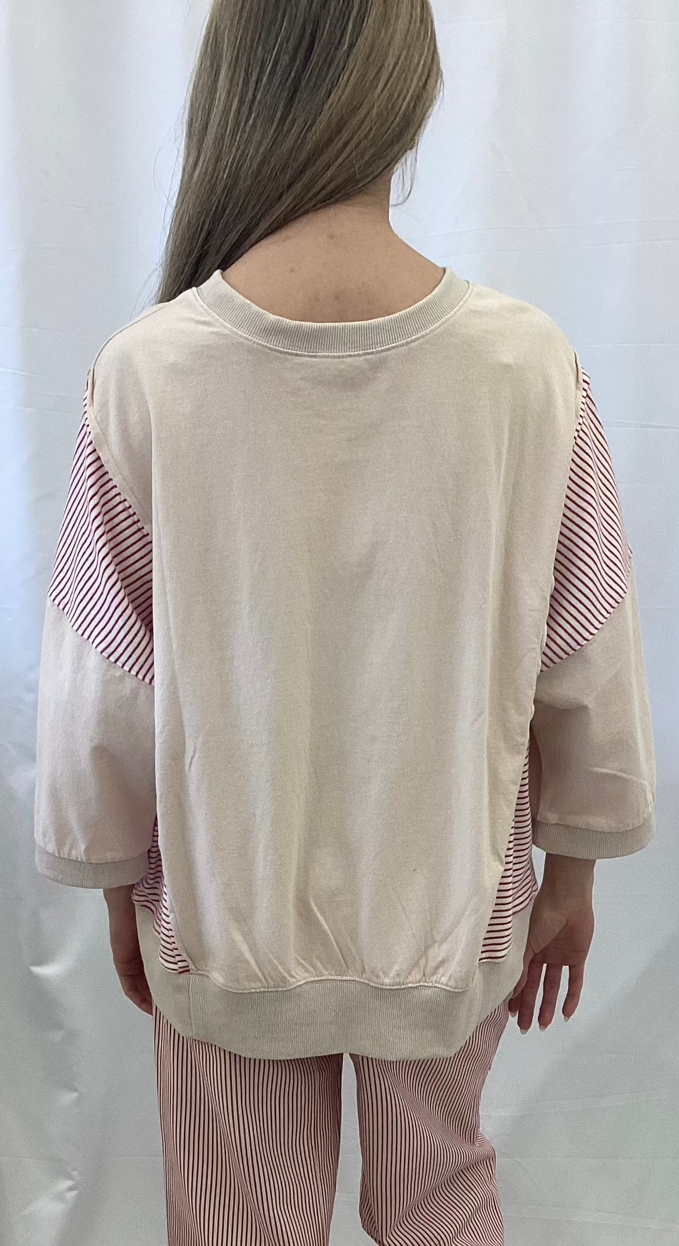 ET29016 Easel Natural 3/4Sleeve Bow Patch Top