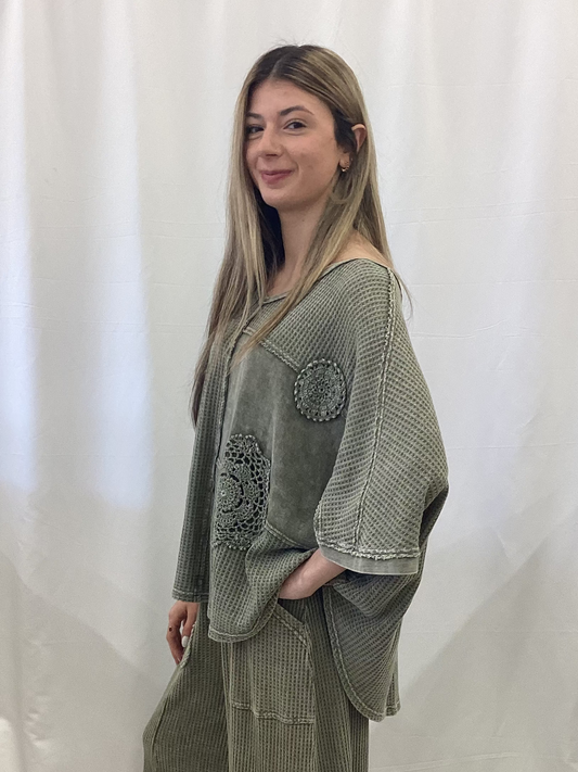 ET27947 Easel Faded Olive 3/4 Sleeve Crochet Top