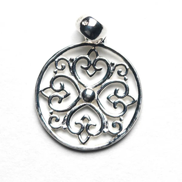 740 DER P927 Southern Gates Sterling Silver Round Heart Design Pendant 0