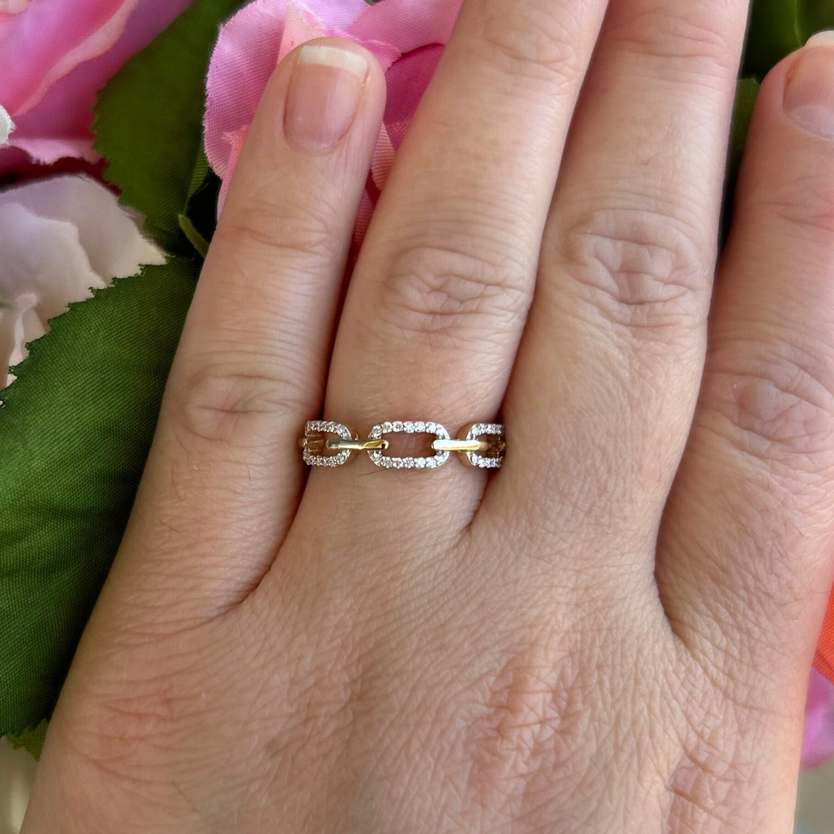 14K Yellow Gold Paperclip 3/20CTTW Diamond Ring