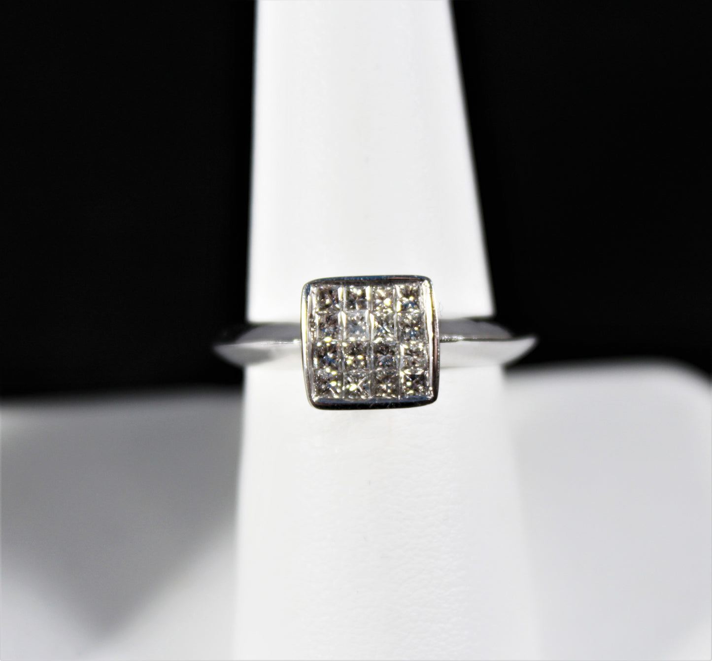 Ladies 14K White Gold Diamond Ring - 1/2Ct - Size 7