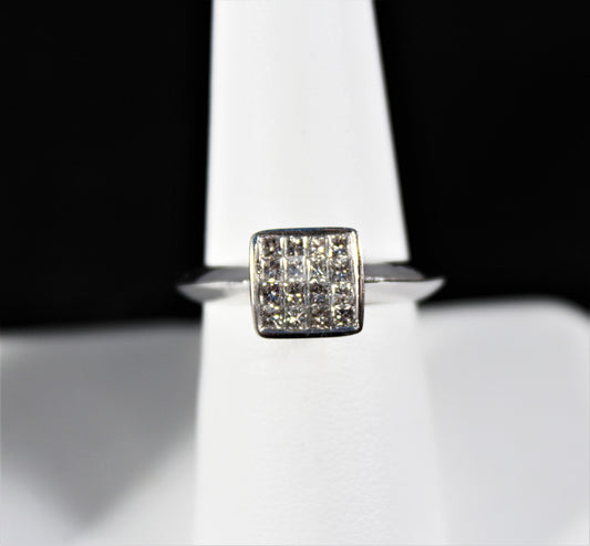 Ladies 14K White Gold Diamond Ring - 1/2Ct - Size 7