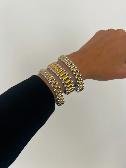 400025 Chansutt Pearls Pearl Two Tone Watch Band Bracelet Water Resistant 18k Plated Stainless Steel 7.1 inches