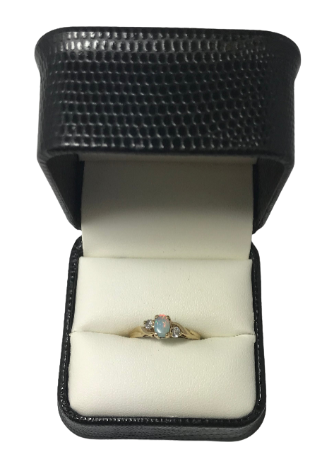 U 48130 10K Yellow Gold White/Clear Stone Ring