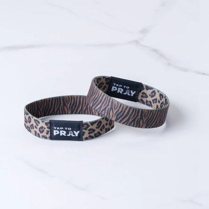 (100-394 TTP) Versible Tap To Pray Wristband - Safari Leopard