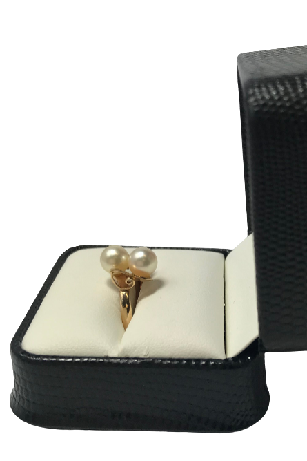 U 14K Pearl Ring with Leaf Accents