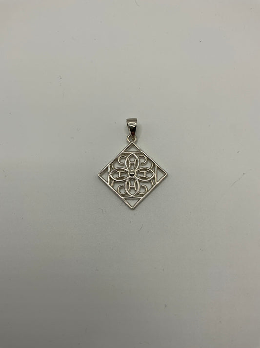 740 DER P969 Southern Gates Sterling Silver Terrace Floret Gate 0