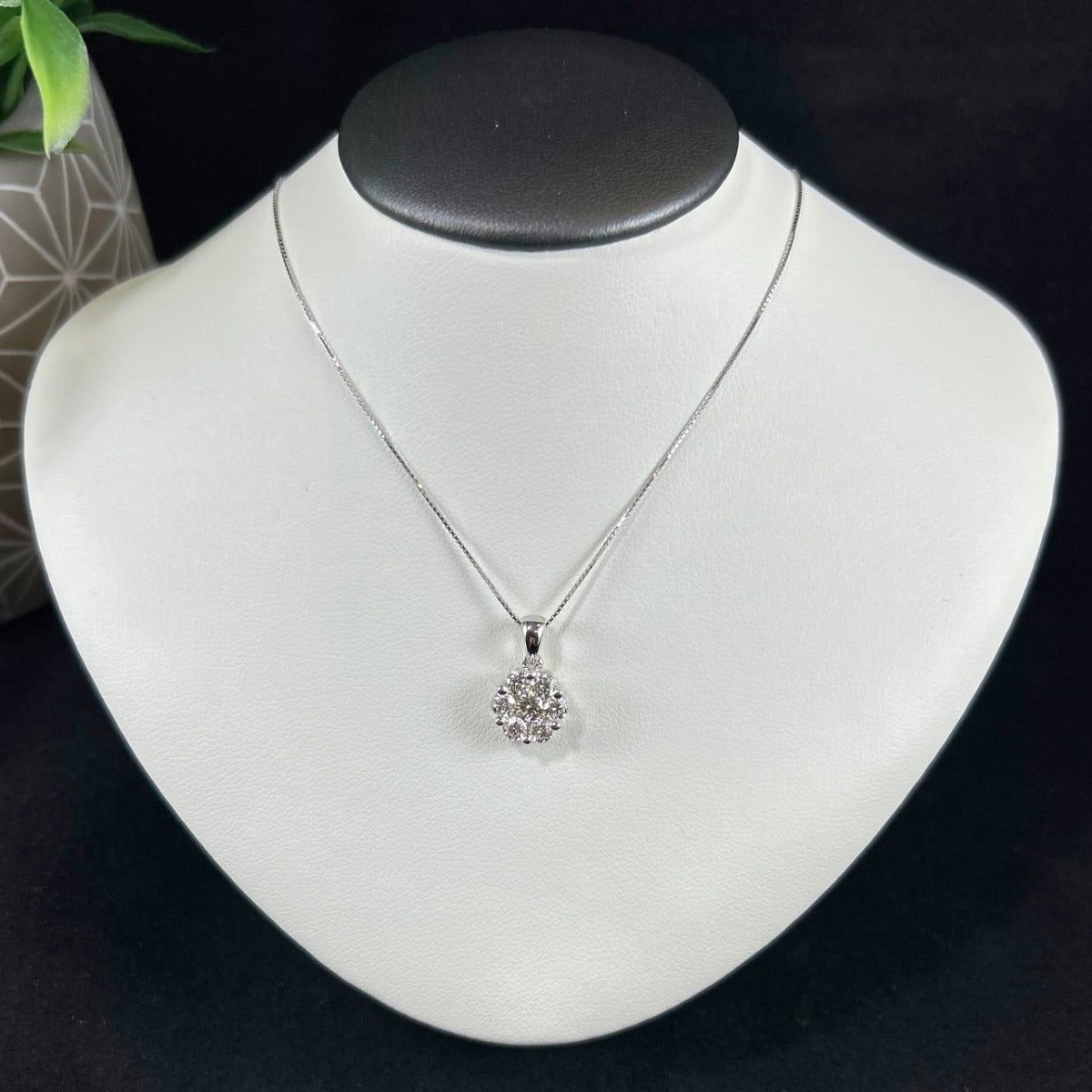 10K White Gold 1CTTW Diamond Flower Pendant Necklace