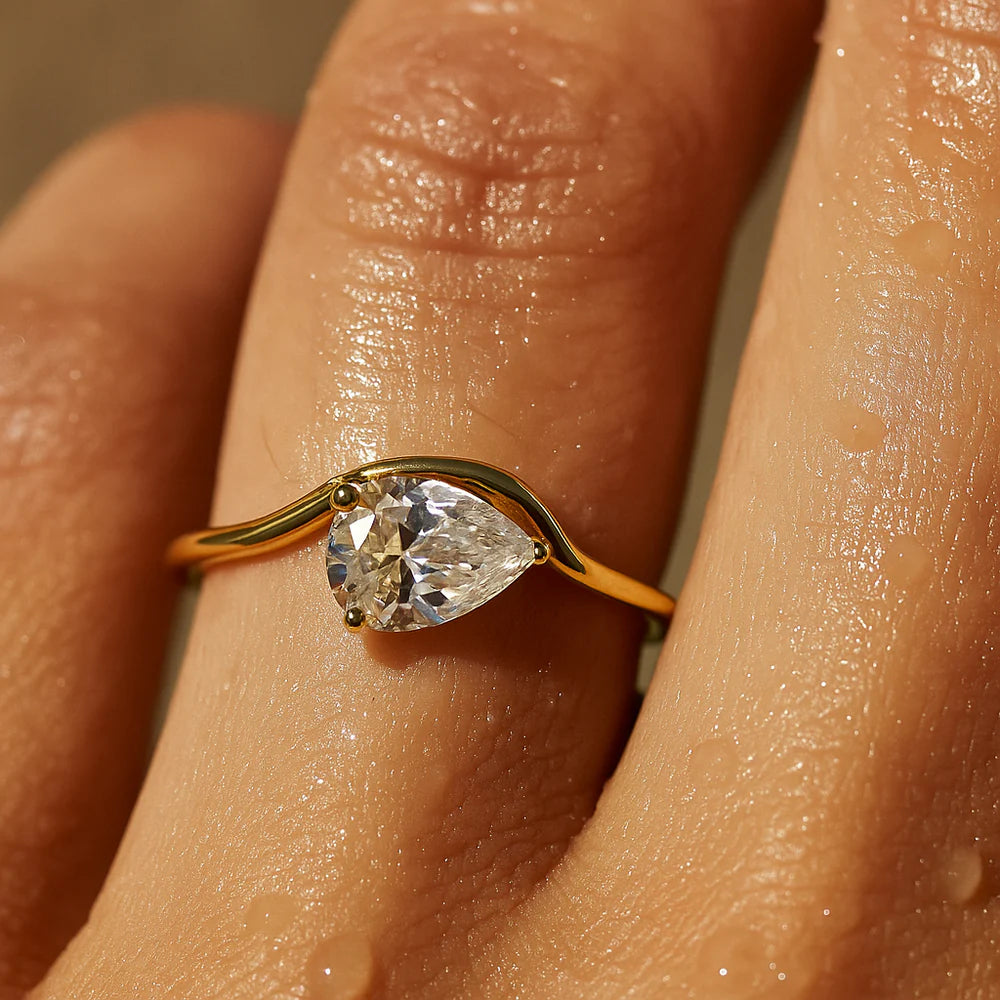 167 Ellie Vial Waterproof Gold-Plated Stainless-Steel Asha Ring
