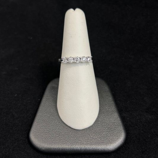 10K White Gold .25CTTW Diamond Wedding Band
