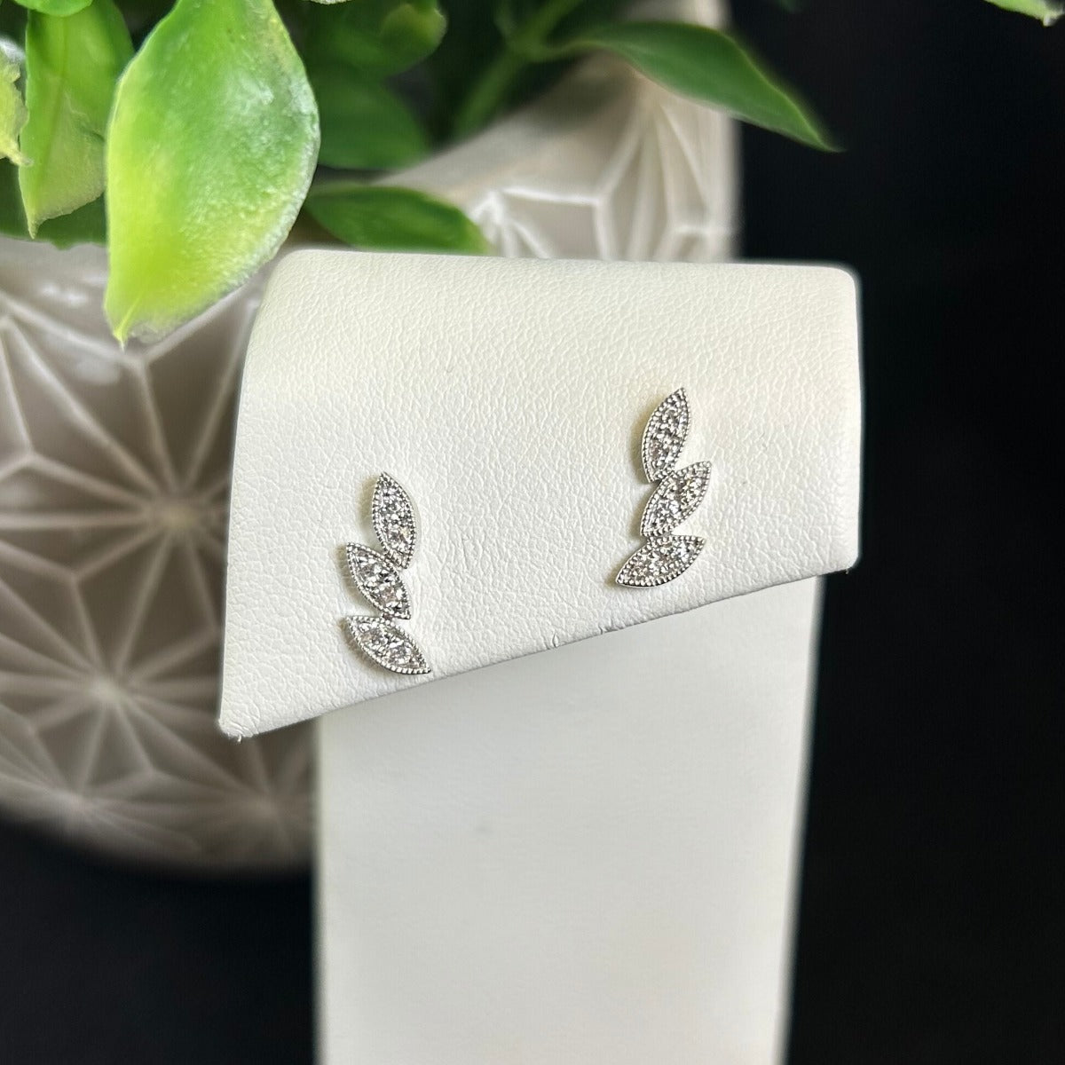 10K White Gold .20CTTW Leaf Stud Earrings