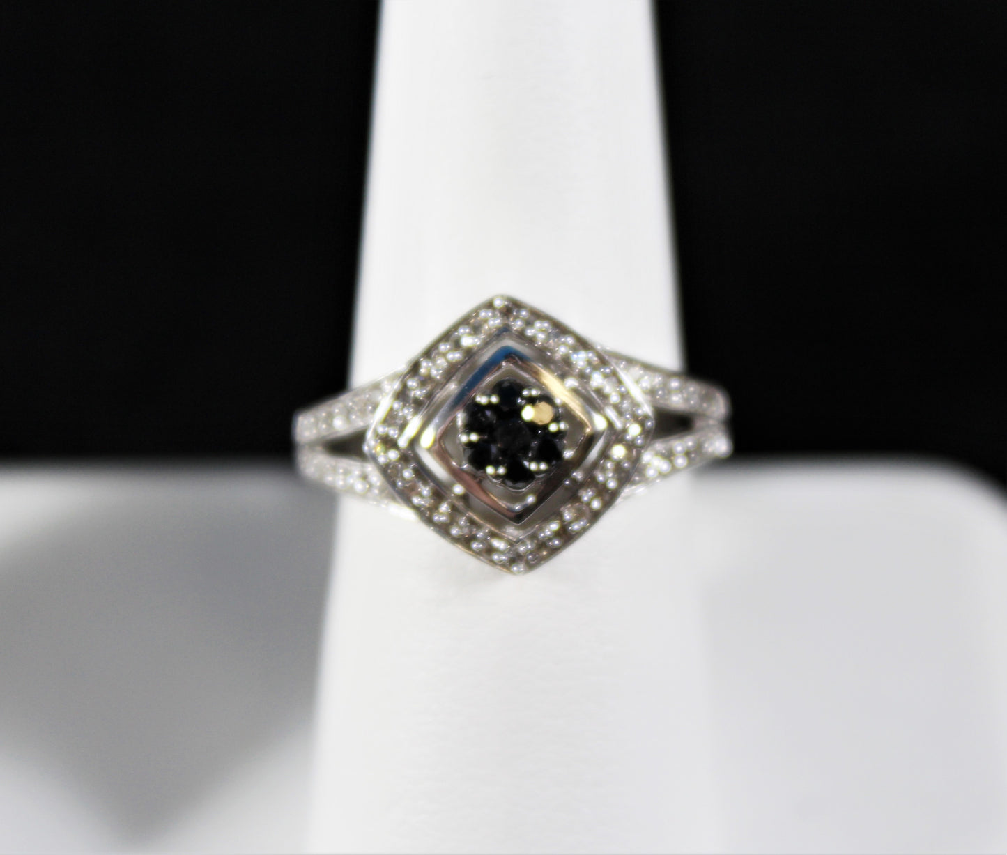 Ladies 10K White Gold Black & White Diamond Ring - 3/8Ct - Size 7