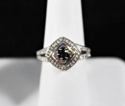 Ladies 10K White Gold Black & White Diamond Ring - 3/8Ct - Size 7