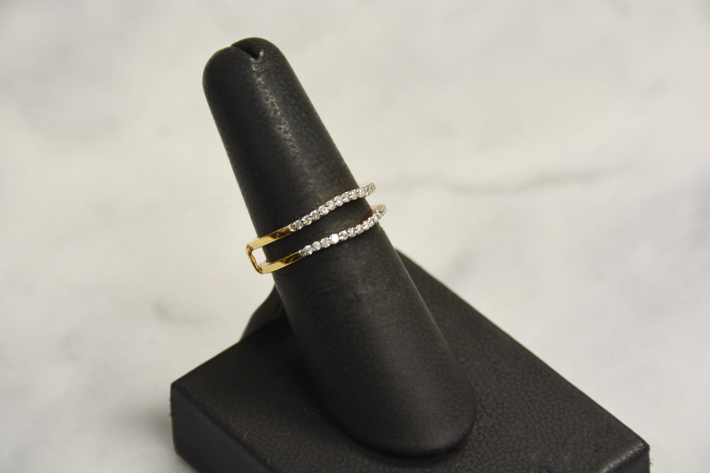 Ladies 14K Yellow Gold 1/4Ct Diamond Ring Jacket - Size 7