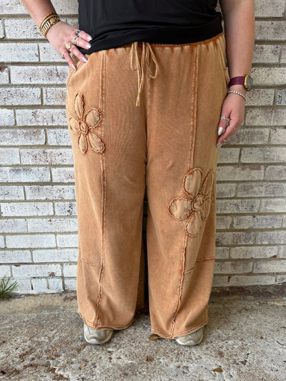 E890111X Easel Plus Size Ginny Pant Flower Patch Almond