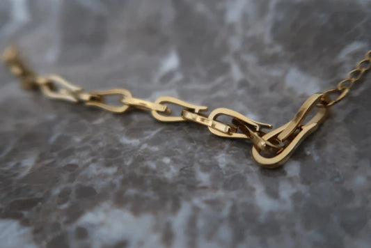 400021 Chansutt Pearls Kendall Gold Bracelet 6-8 Inches Water Resistant 18k Plated Stainless Steel