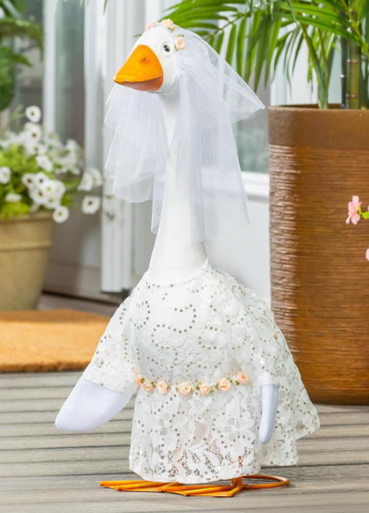 TD7JFGS25 Evergreen Porch Goose Bride Outfit
