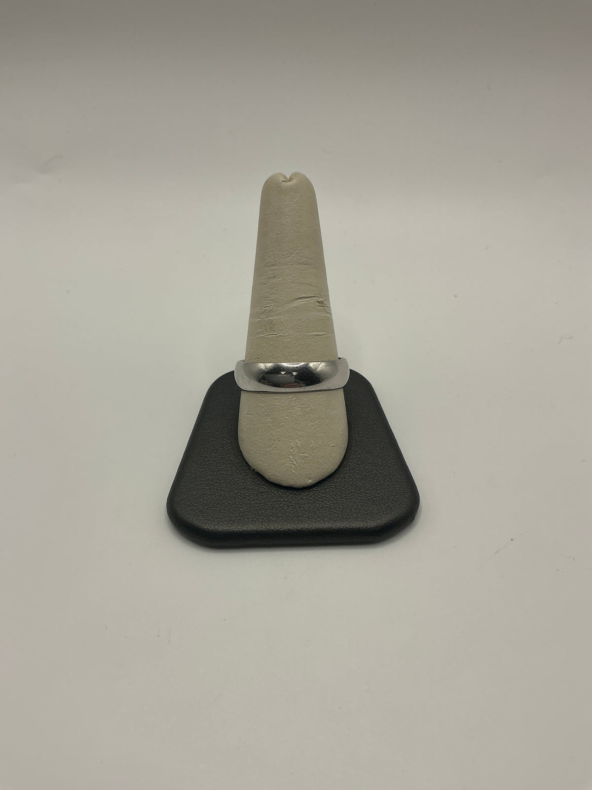 PRMT600LCFW White Gold, 6MM, comfort-fit Gent's Band Size 12 0