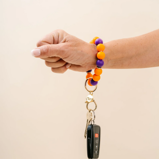WSDEGY-HFKEY-OGPUR Darling Effect Gameday Hands-Free Keychain Wristlet - Orange & Purple