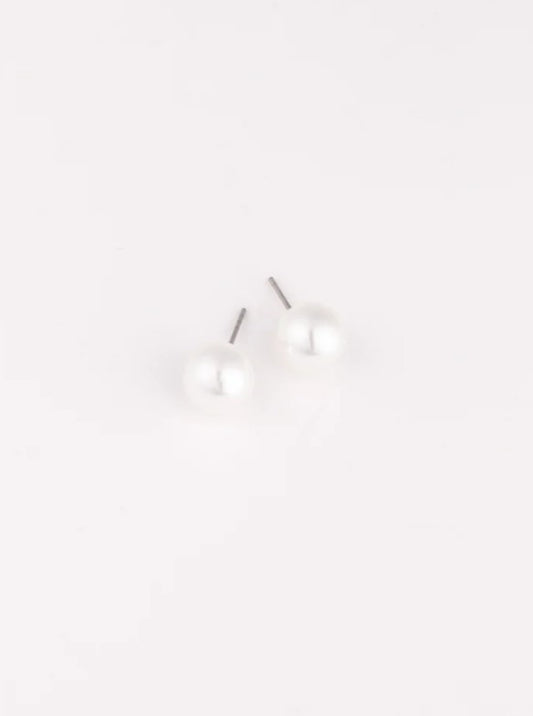 Michelle McDowell Medium Hogan Pearl Earrings