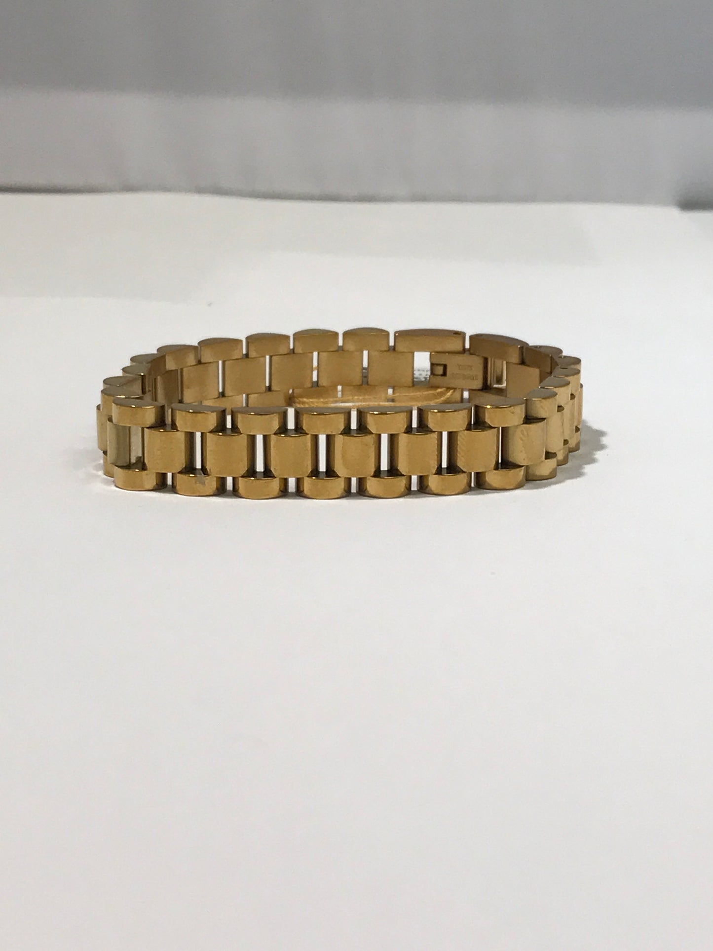 400024 Chansutt Pearls Thin Gold Watch Band Bracelet 7in Waterproof 18k Plated Stainless Steel Water Resistant Lifetime Warranty