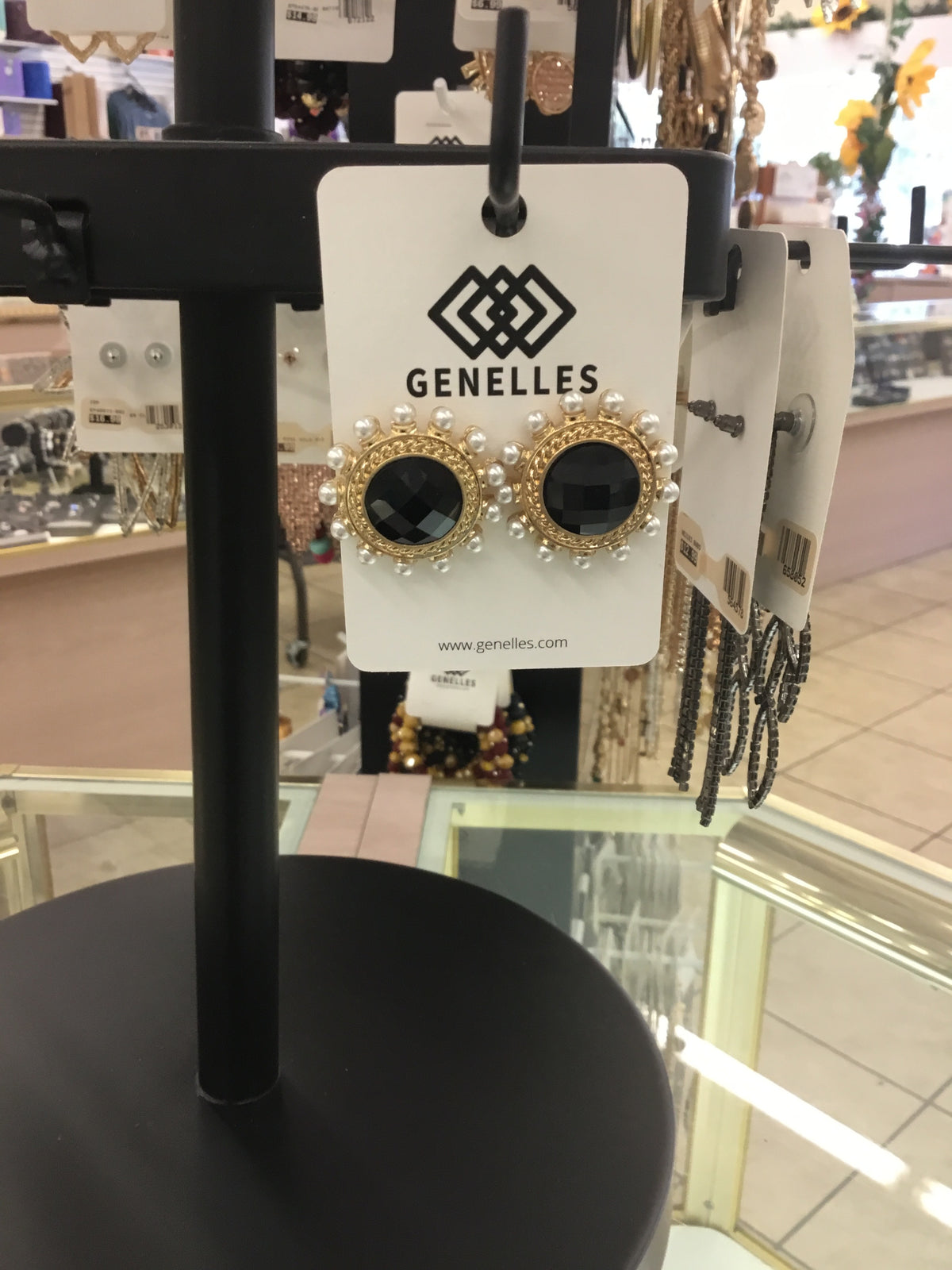 EP54525-006 Black/Gold Pearl/Round Earrings