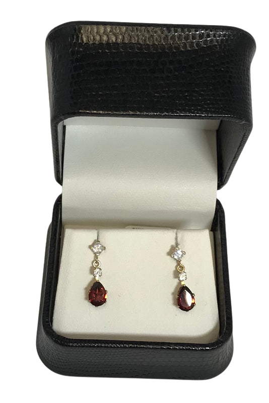 U 39656 10K YG Red/Clear Stone Earrings