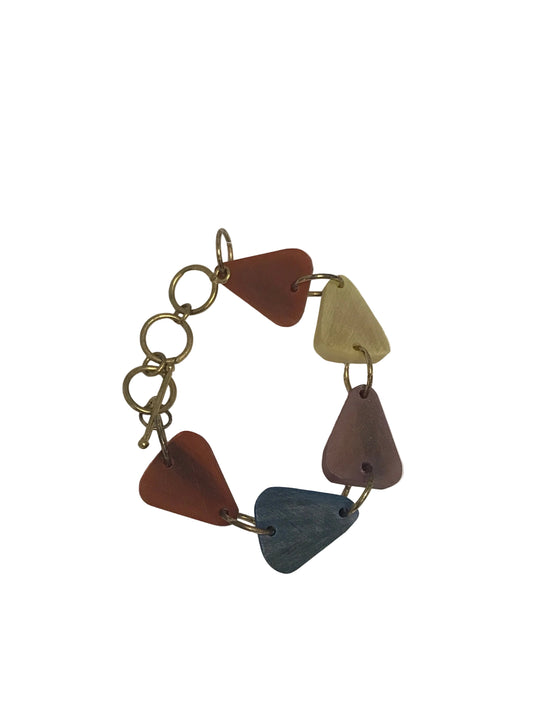 B1745G Omala Triangle Beads Link