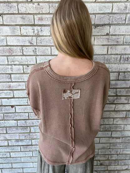 ET18977 Easel Lace Long Sleeve Top Mineral Wash Mocha
