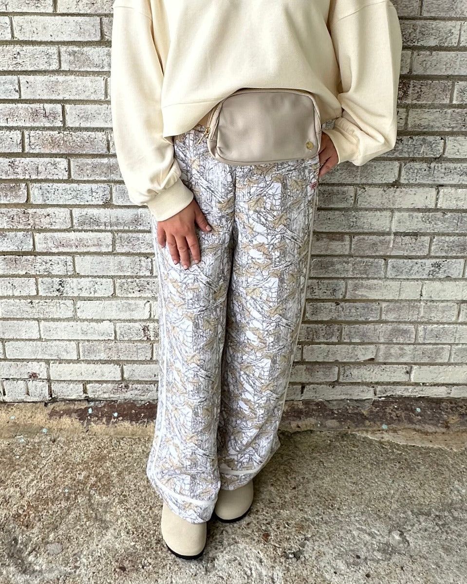 Simply Southern Sloan Pant - Camo White