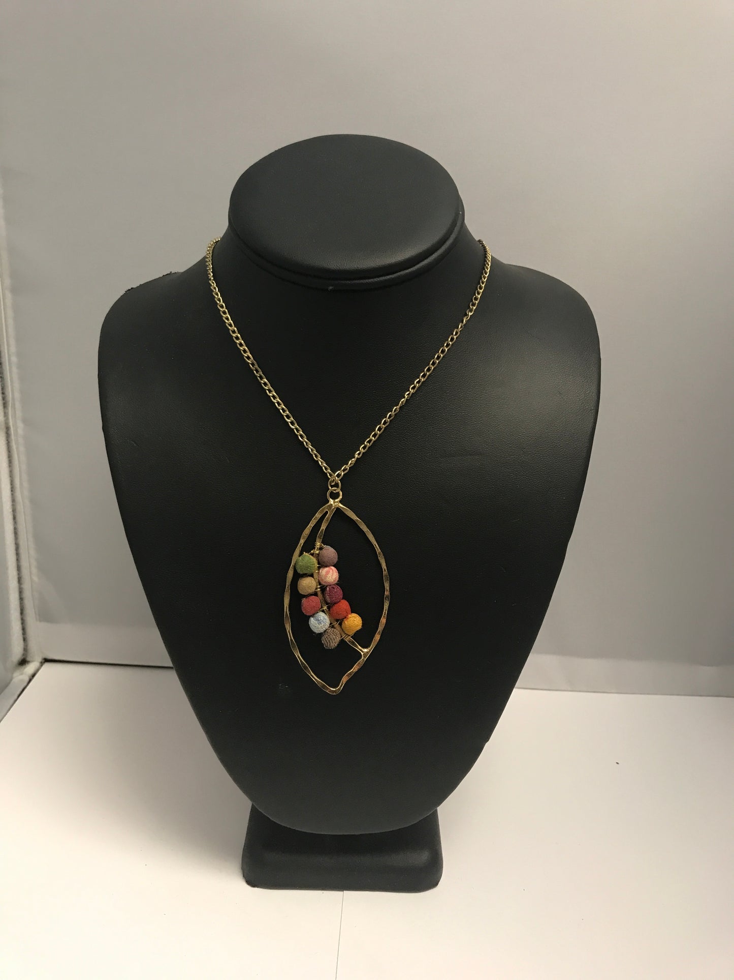 N5049 Aasha Necklace Leaf Shape