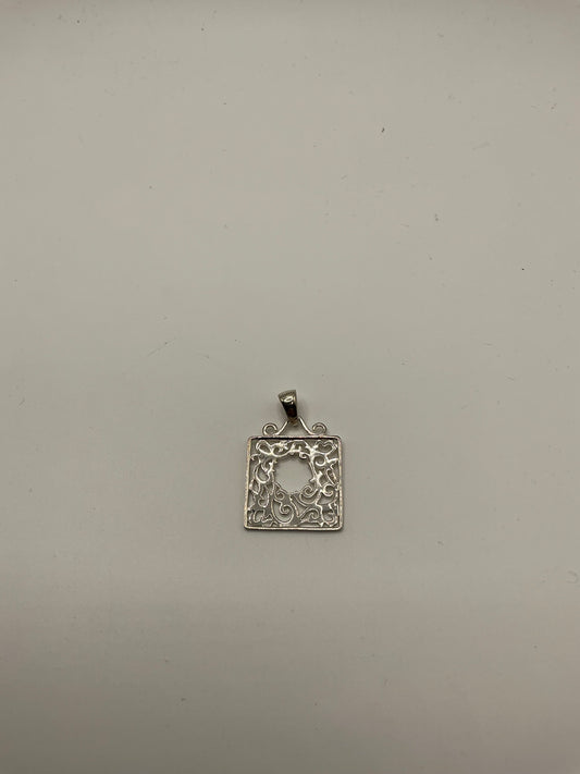 DERP865 Southern Gates Sterling Silver Pendant 0
